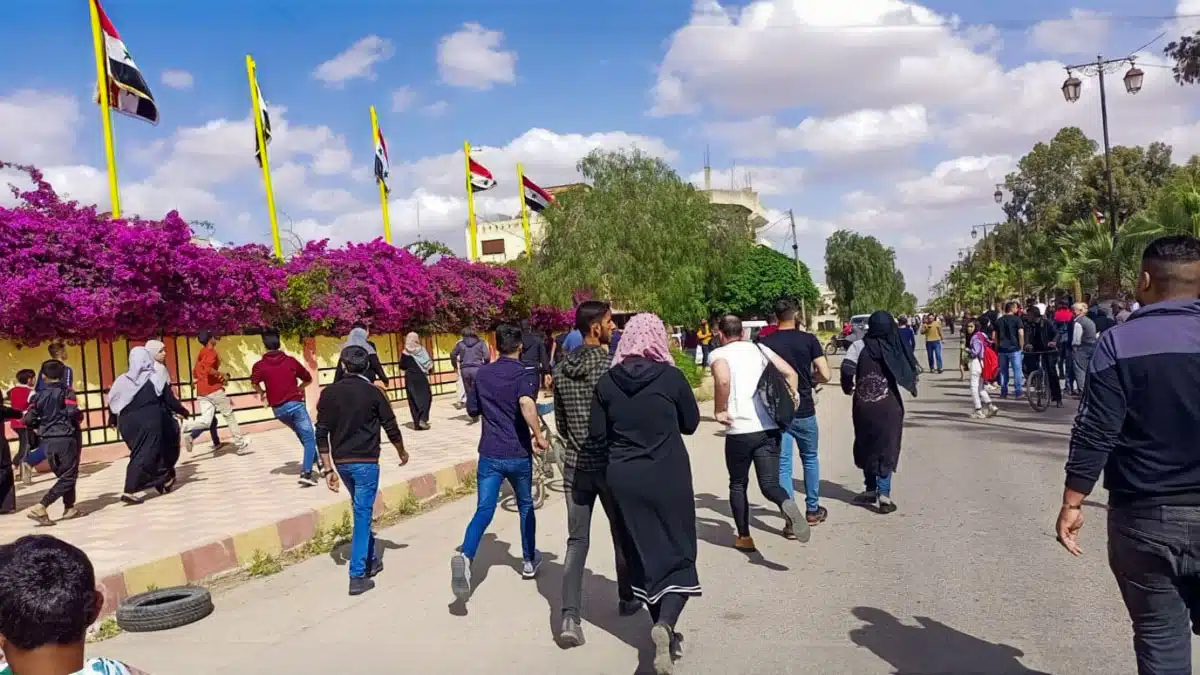 انتظار الافراج عن المعتقلين في مدينة درعا